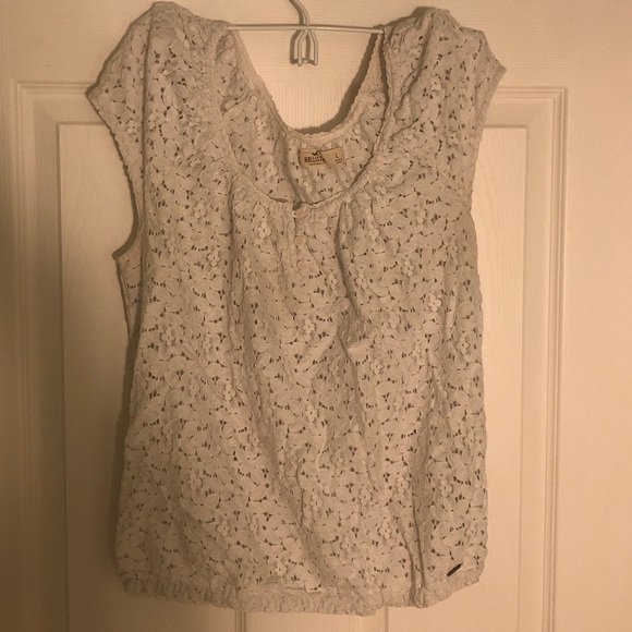 Hollister White Knit Floral Pattern Puff Sleeves Elastic Hem Slight Cropped Top - Picture 1 of 4